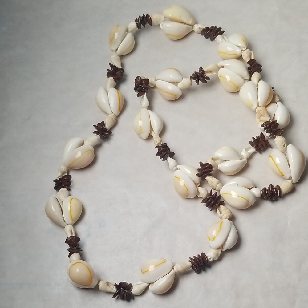 Long Shell Necklace